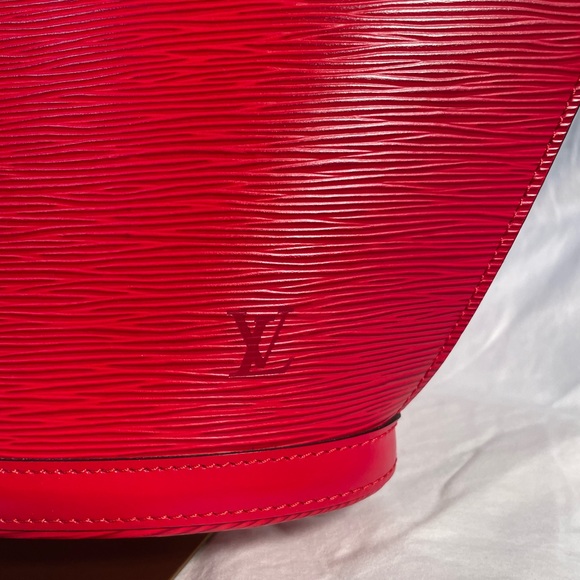 Authenticated Louis Vuitton St Jacques Red Epi PM Shoulder - Picture 10 of 14